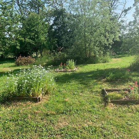 Bed and Breakfast La Ferme D'Aristide Saillenard Exterior foto