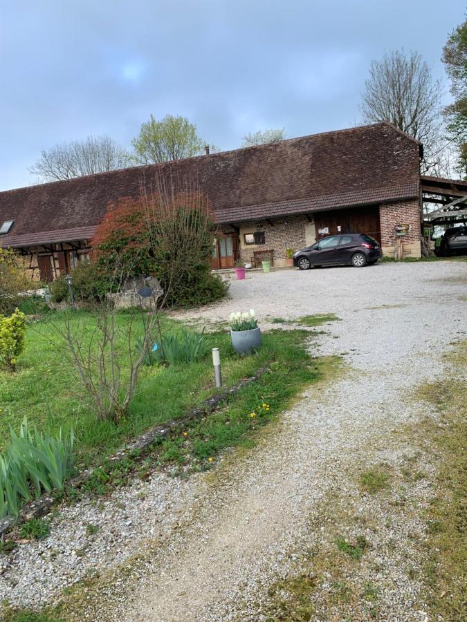 Bed and Breakfast La Ferme D'Aristide Saillenard Exterior foto