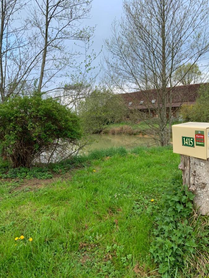 Bed and Breakfast La Ferme D'Aristide Saillenard Exterior foto