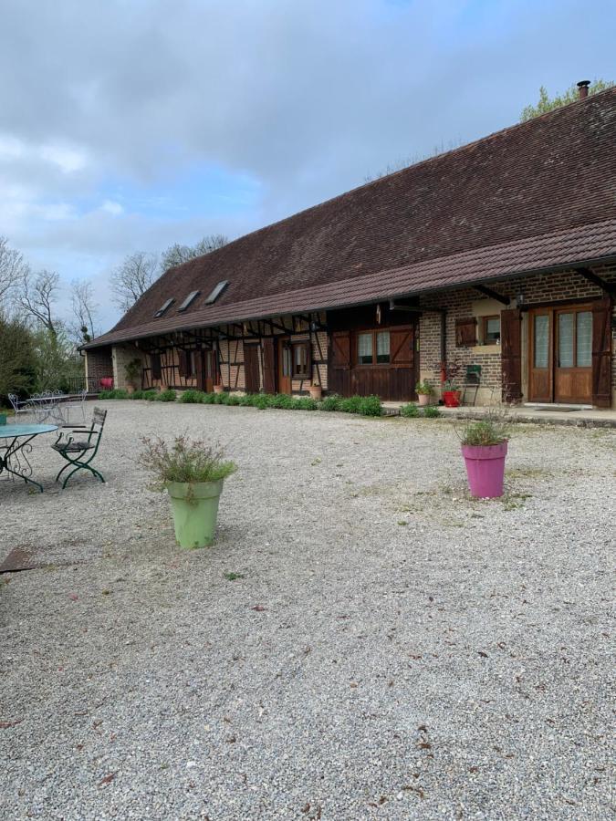 Bed and Breakfast La Ferme D'Aristide Saillenard Exterior foto