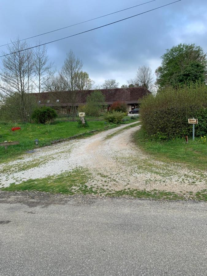 Bed and Breakfast La Ferme D'Aristide Saillenard Exterior foto