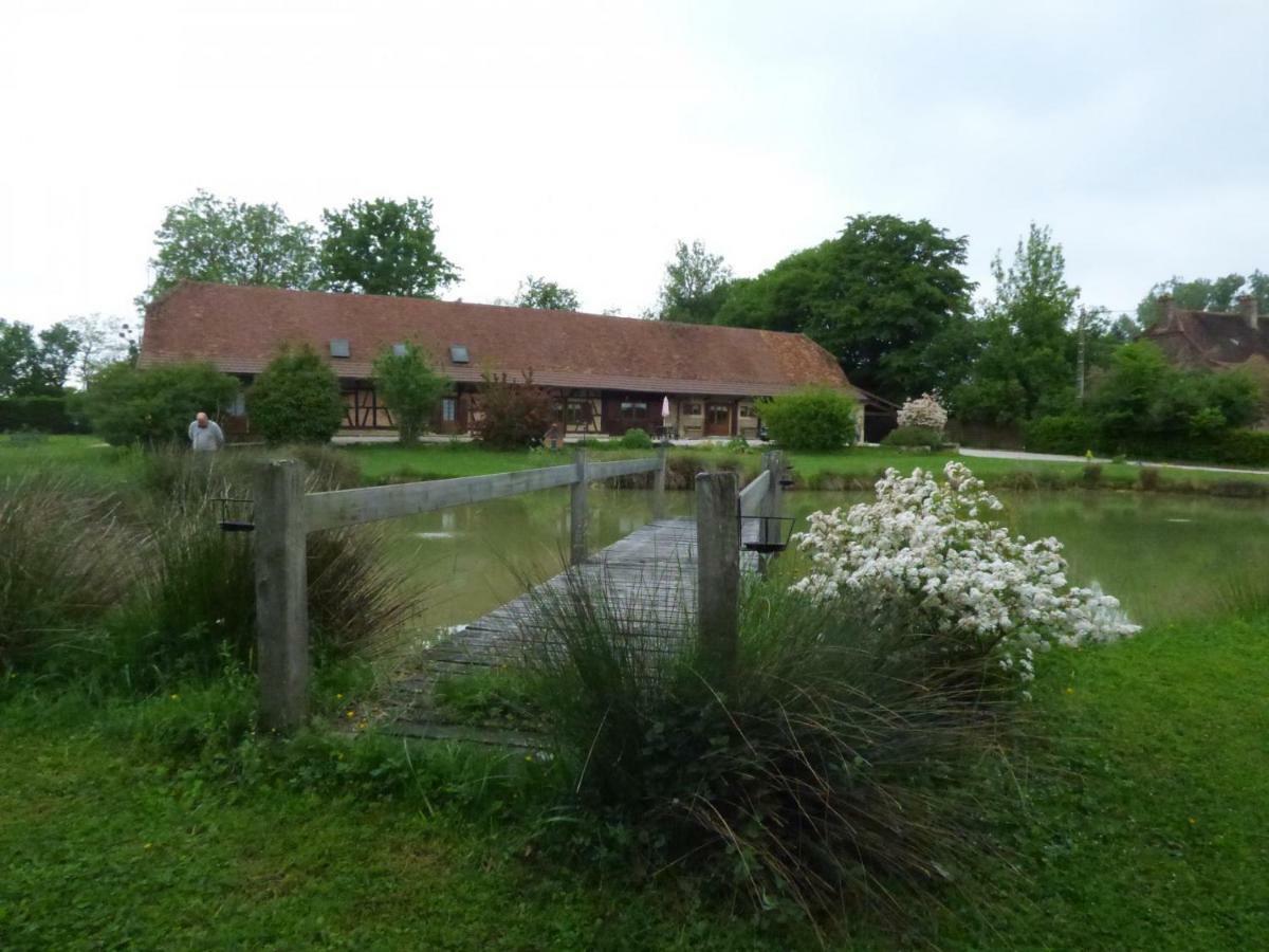 Bed and Breakfast La Ferme D'Aristide Saillenard Exterior foto